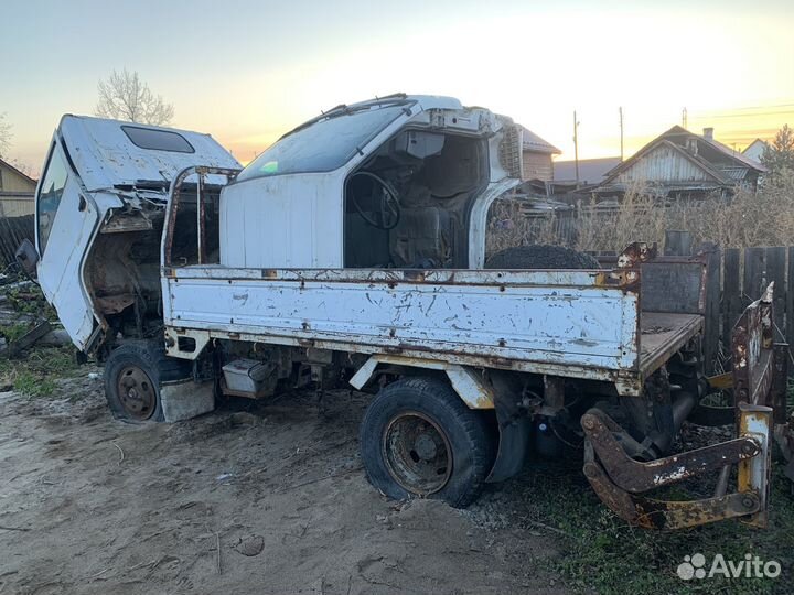 Isuzu Elf, 1989