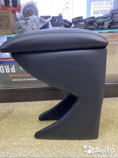 Подлокотник Nissan Almera