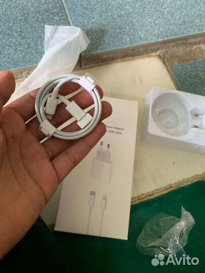 Зарядка на iPhone 20w