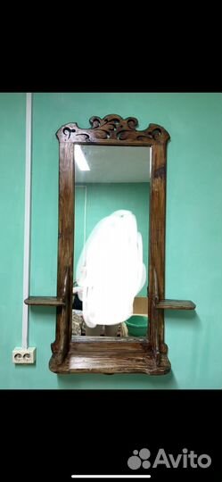 Гримерное зеркало с полочками