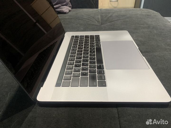 Apple macbook pro 15 2017 i7 16gb 2Tb
