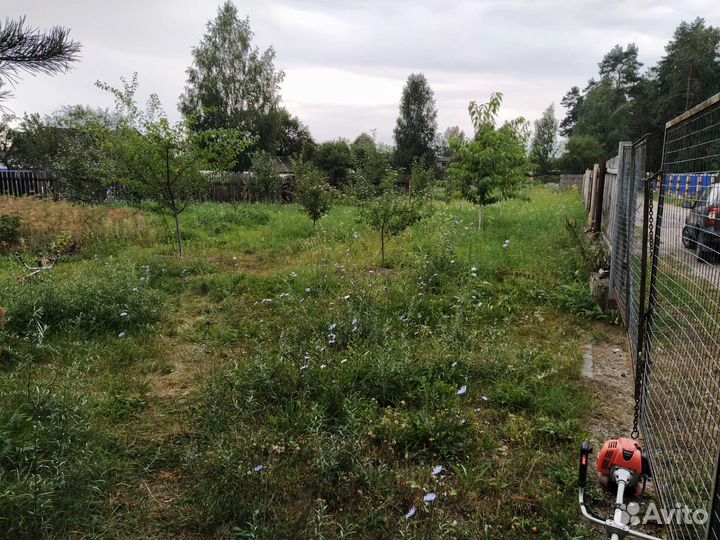 Покос травы триммером