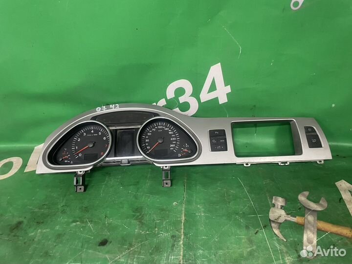 Щиток приборов Audi q7 4.2