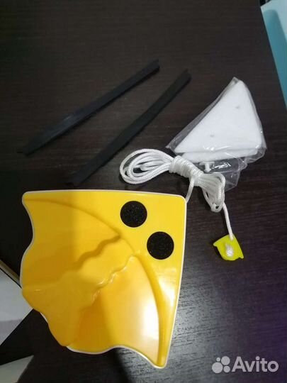 Двухсторонняя щетка для мытья окон