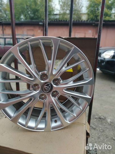 Диски леприка на Toyota r18 5x114.3 новые