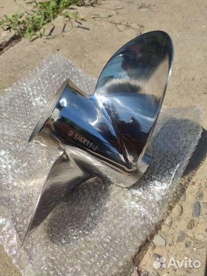 Винт yamaha 15 - 9-1/4х11