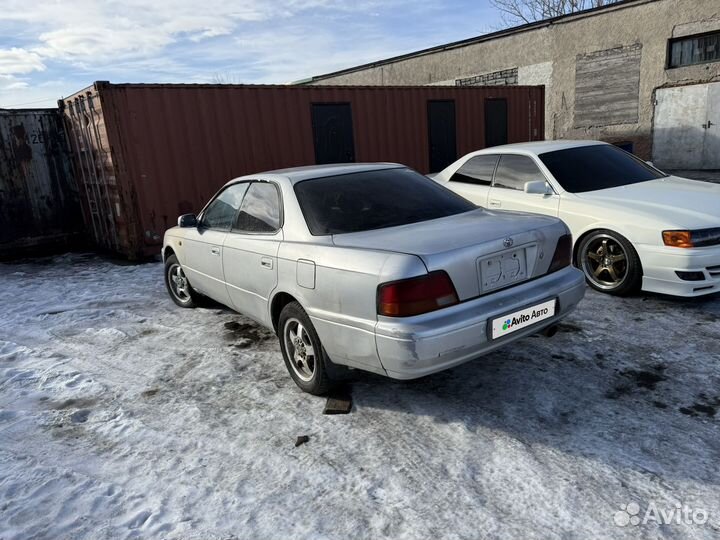 Toyota Vista 2.2 AT, 1995, 200 000 км