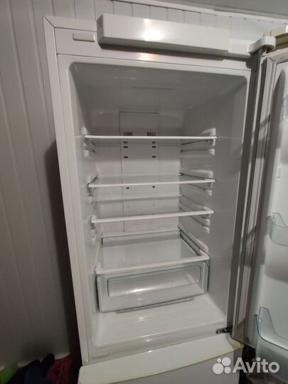 Холодильник Samsung RL34egsw1/BWT No Frost