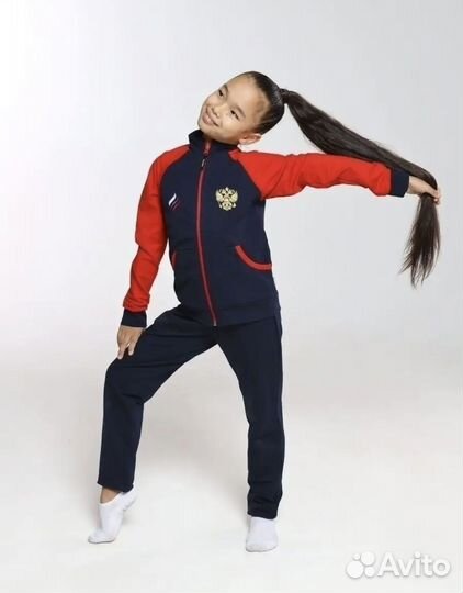 Спортивный костюм для девочки 128р