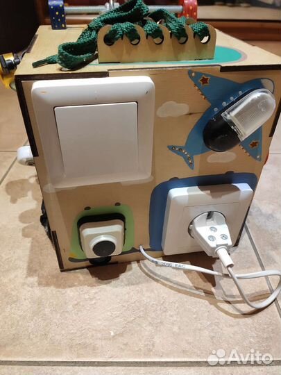 Бизиборд домик