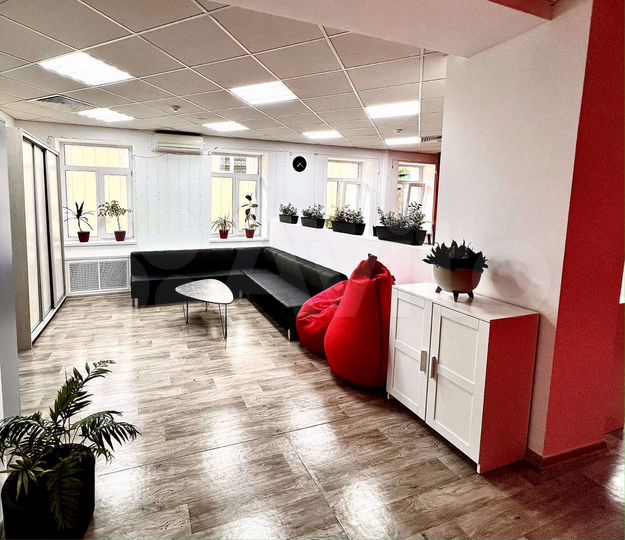 Здание, 600 м²