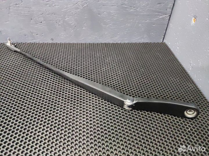 Поводок стеклоочиститель передний правый Bmw 550Ix