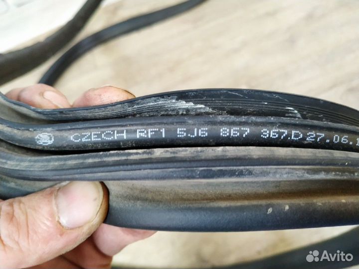 Уплотнитель двери задней левой Fabia Фабия 2