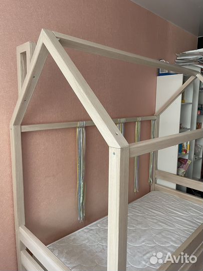 Детская кровать домик с матрасом