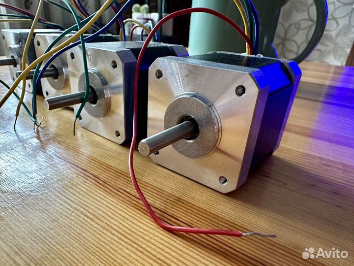 Шаговый двигатель Nema 17HS8401