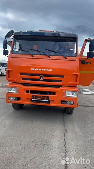 Водитель самосвала камаз