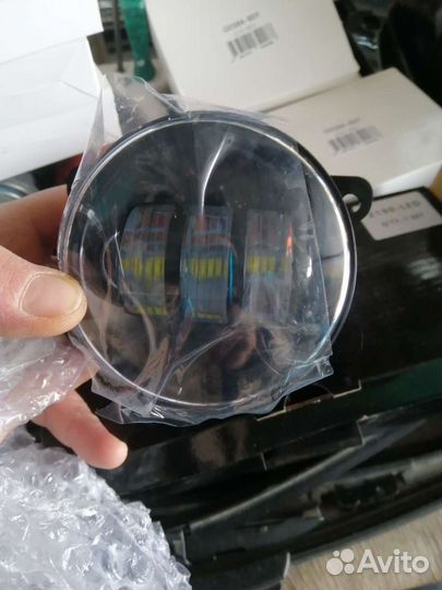 Продам противотуманки на иномарки