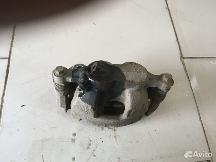 Суппорт тормозной передний R. L. Ford Transit 22г