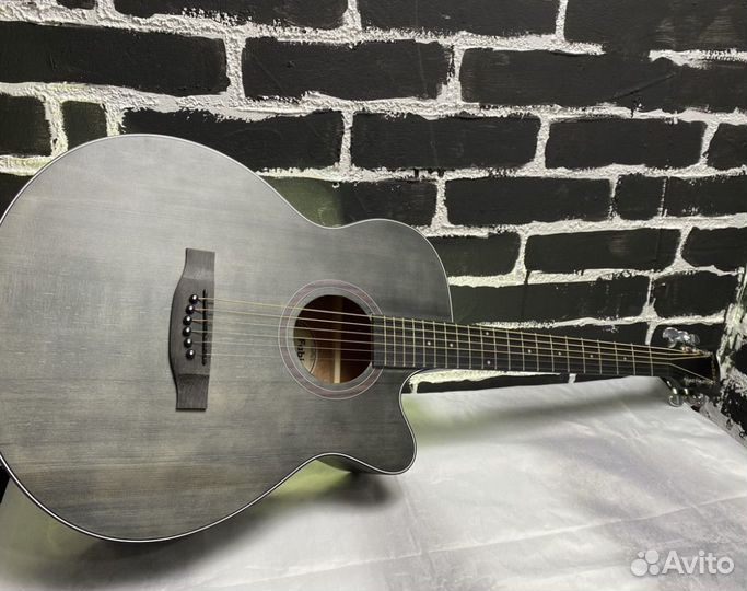 Гитара аккустическая из массива