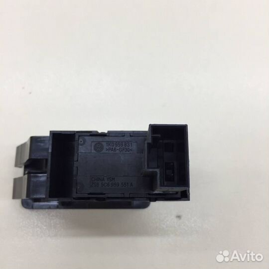 Кнопка открывания багажника Volkswagen Jetta A6 2010-2019