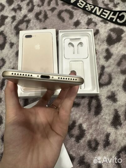 Телефон iPhone 7 plus
