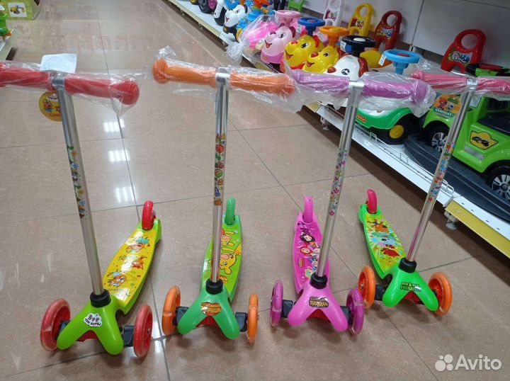 Самокаты в ассортименте