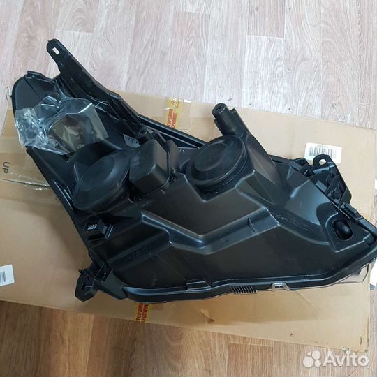 Фара левая Opel Astra H