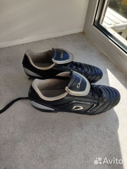 Футбольные бутсы