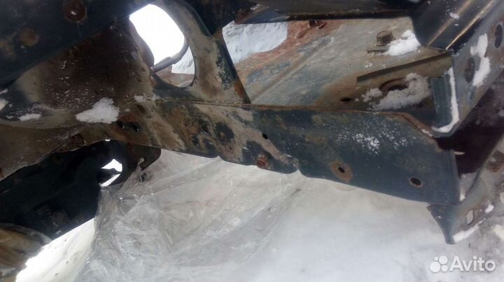 Передняя левая четверть Mazda Familia BJ5W / BJ5P