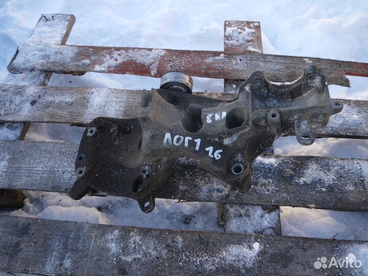 Кронштейн генератора с натяжителем Рено Логан 1 1
