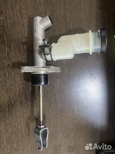 Цилиндр сцепления главный