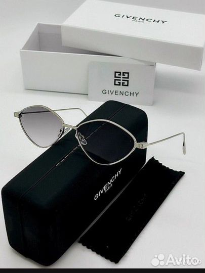 Солнцезащитные очки Givenchy