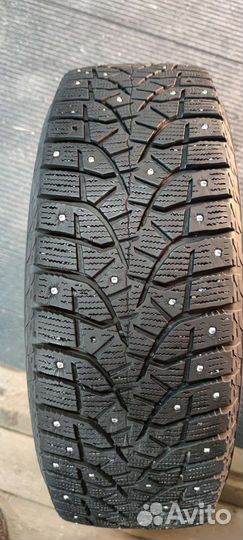 Bridgestone Blizzak Spike-02 SUV 225/65 R17 106T