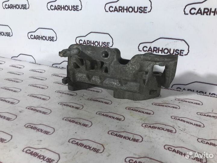 Кронштейн двигателя Ford Focus 2 1.6 TDI 2010