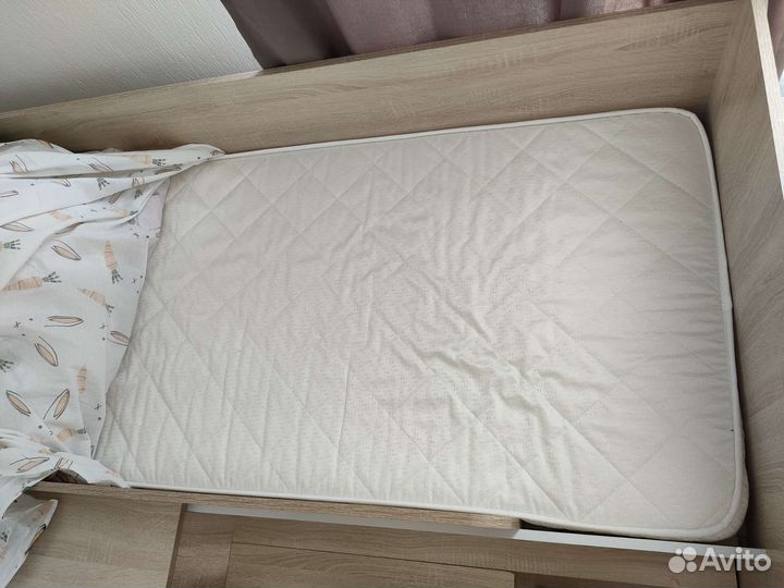 Кровать детская с матрасом