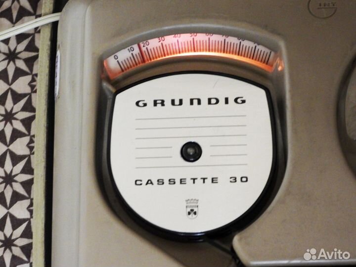 Магнитофон Grundig Stenorette-1683 Laubfrosch