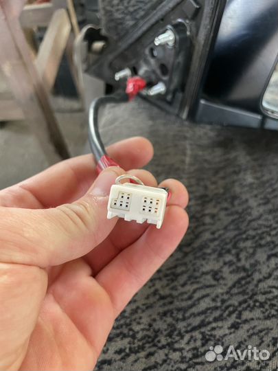 Зеркало боковое правое camry 40