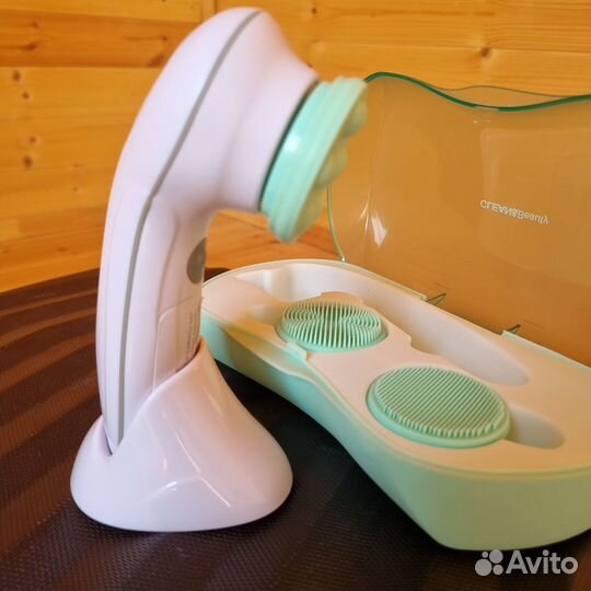 Массажер для ухода за лицом