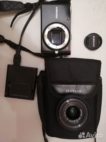 Фотоаппарат Samsung NX100 объектив 20-50+sef15a Bl