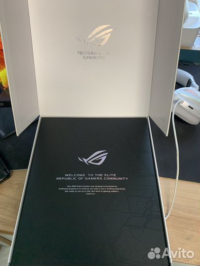 Наушники ROG detla white edition