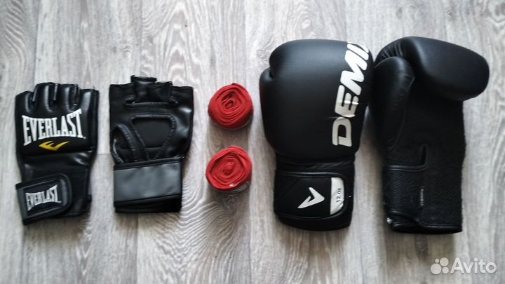 Боксерские перчатки everlast и demix