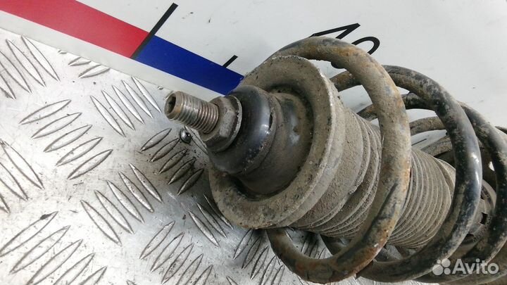 Стойка передняя Volkswagen Bora (A4) I (1998–2005)