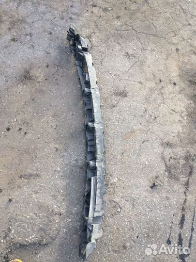 Направляющая заднего бампера audi Q8