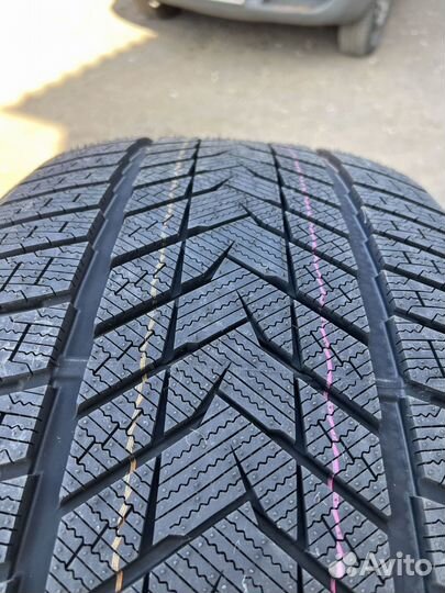 Sonix WinterXPro 999 275/40 R21 147U