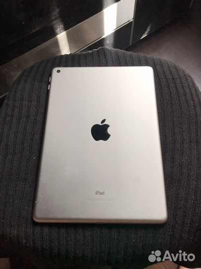 iPad 5 поколения, 32 GB, +куча игр и программ