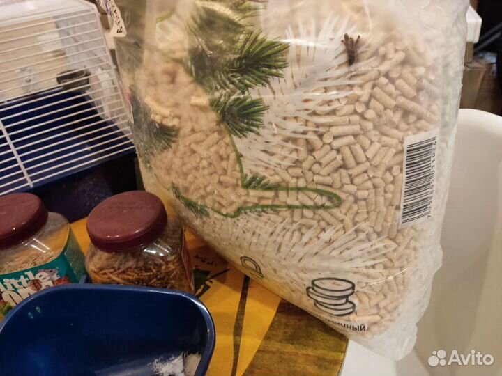 Клетка для хомяка с трубами, песок, корм