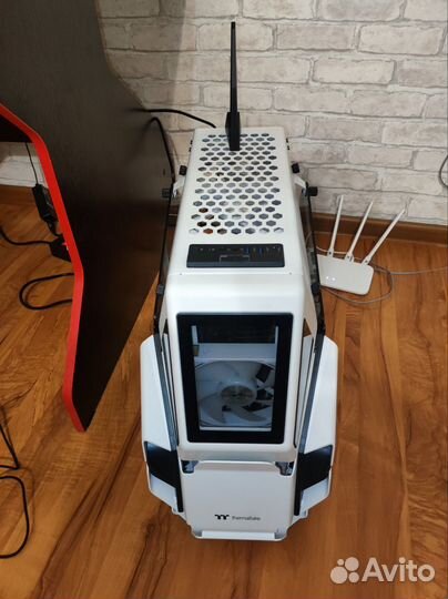 Корпус Thermaltake T200 + Блок питания GF2 650W