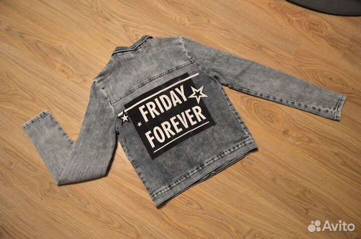 Джинсовая куртка на девочку 164см