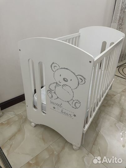 Детская кроватка с комодом