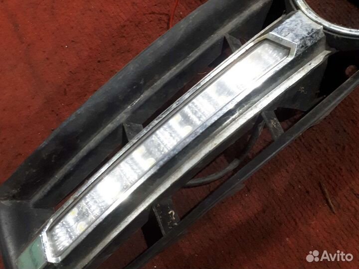 Левая решётка бампера фольксваген пассат б6